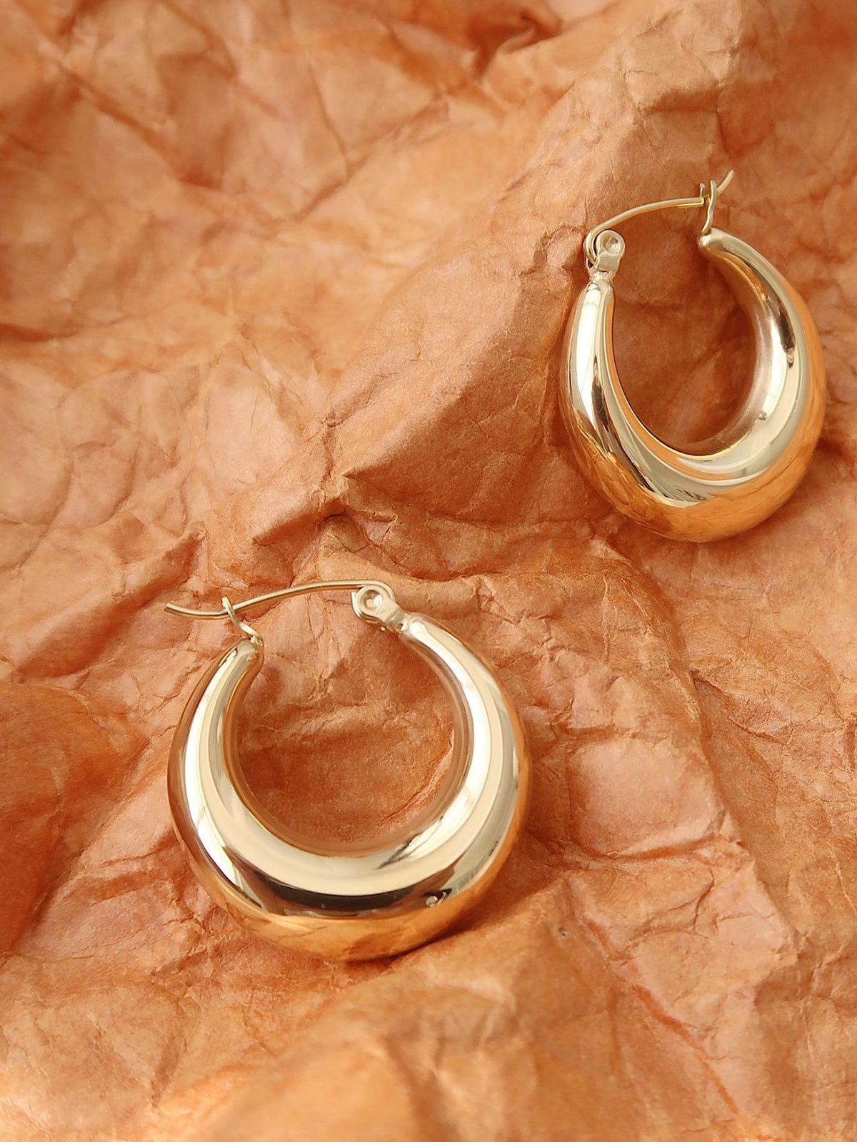 Brinco Gold Dome - Argola Abaulada com Acabamento Polido