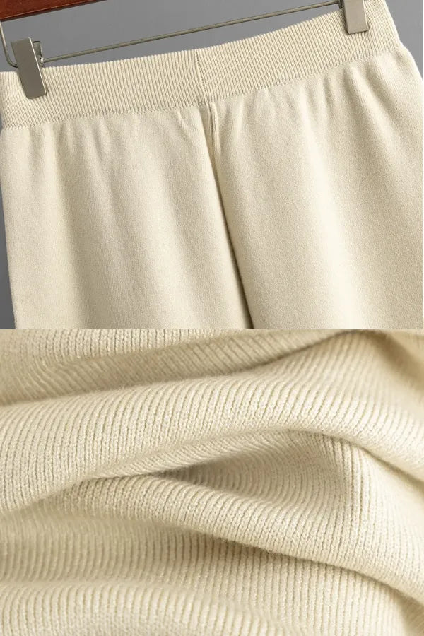 Conjunto Horizon - Tricô Elegante com Botões Dourados (2 peças)