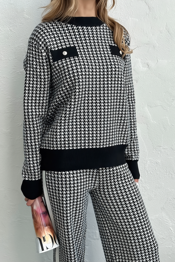 Conjunto Amélia - Tricô com Botões Decorativos e Modelagem Reta (2 peças)