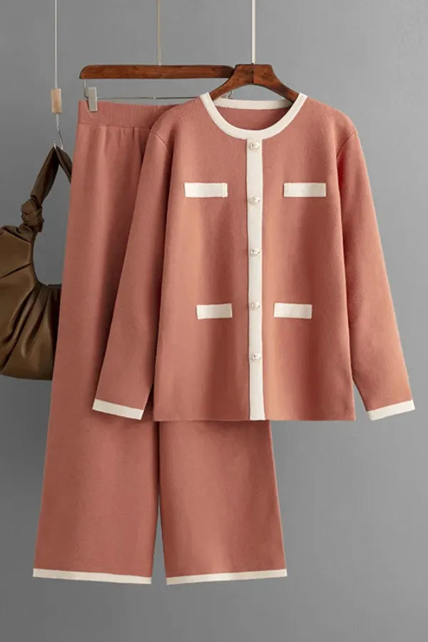 Conjunto Horizon - Tricô Elegante com Botões Dourados (2 peças)