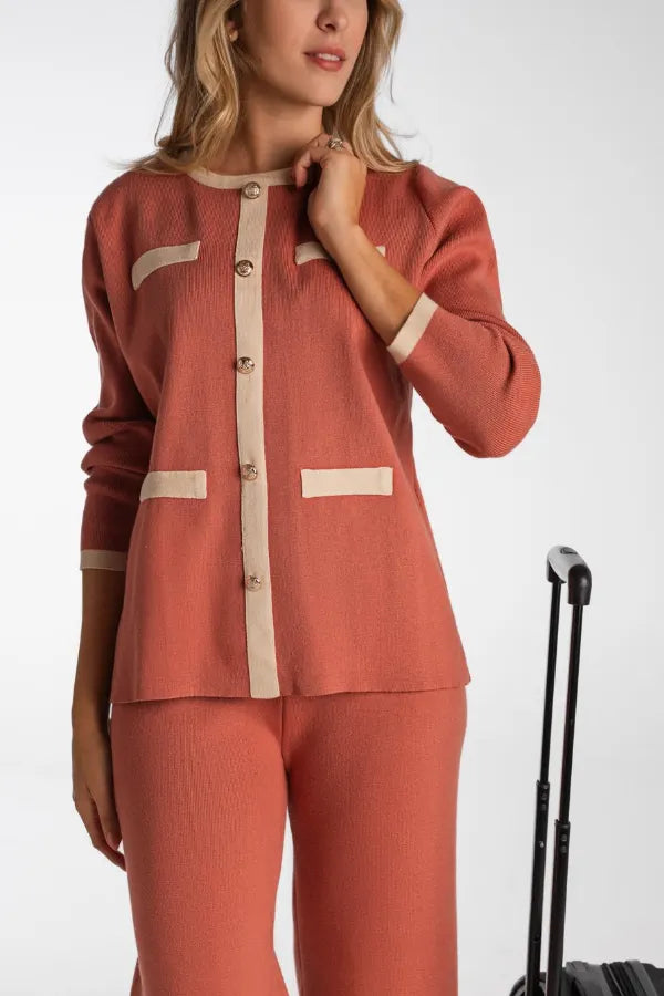 Conjunto Horizon - Tricô Elegante com Botões Dourados (2 peças)
